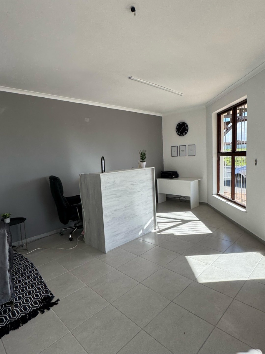  Bedroom Property for Sale in Hillcrest Heights Western Cape